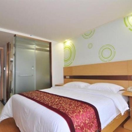 Greentree Inn Zhejiang Ningbo South Railway Station Express Hotel Екстериор снимка