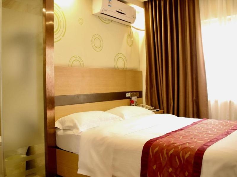 Greentree Inn Zhejiang Ningbo South Railway Station Express Hotel Екстериор снимка