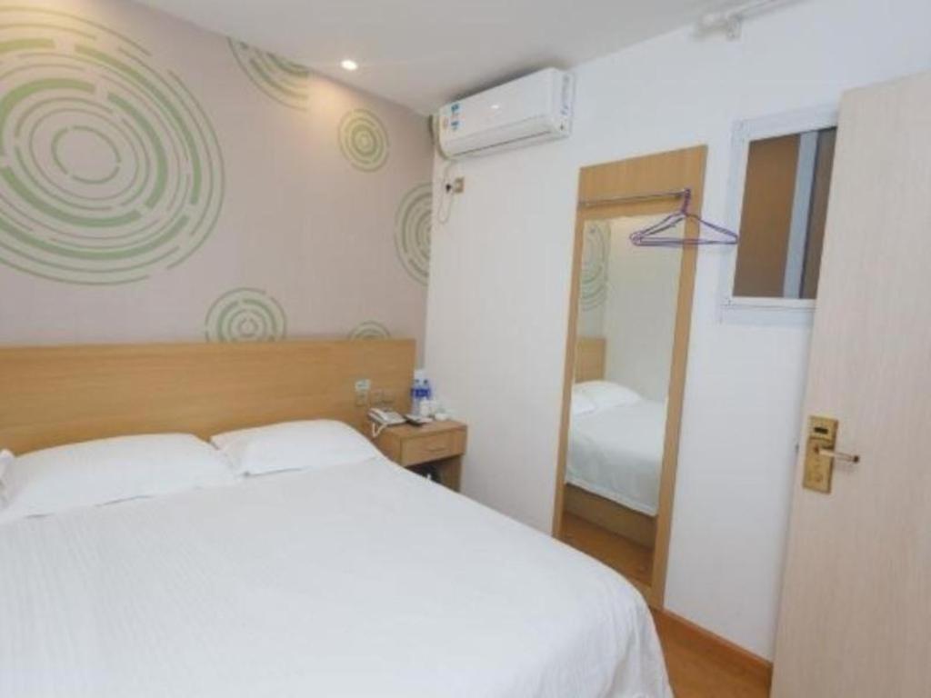 Greentree Inn Zhejiang Ningbo South Railway Station Express Hotel Екстериор снимка