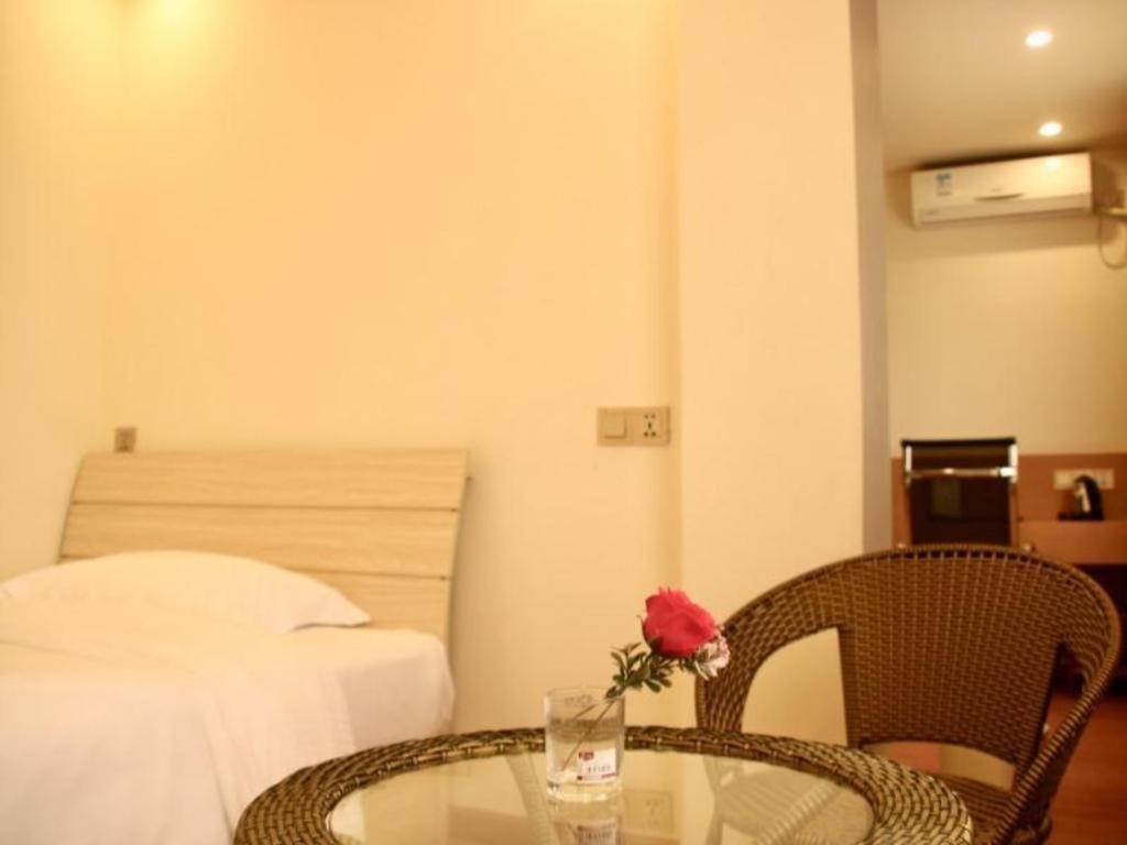 Greentree Inn Zhejiang Ningbo South Railway Station Express Hotel Екстериор снимка